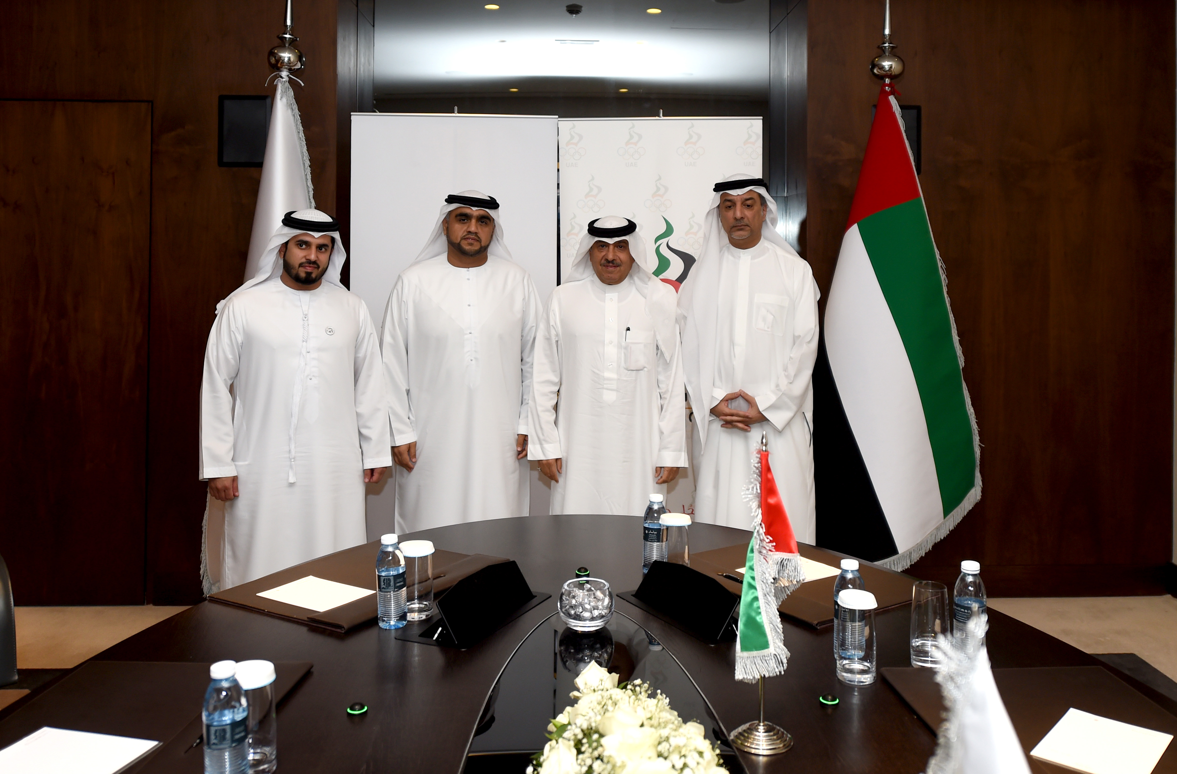  Le Secrétaire général de la Fédération visite le siège du Comité olympique des EAU